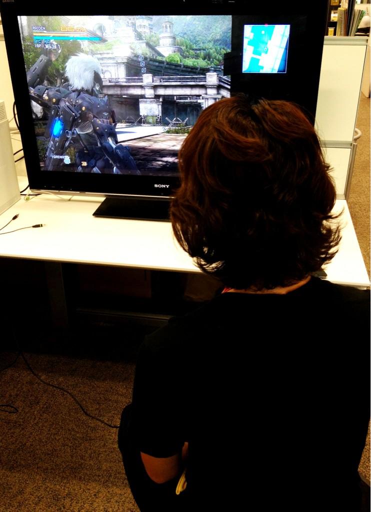 Yoji Shinkawa plays Metal Gear Rising on Hard